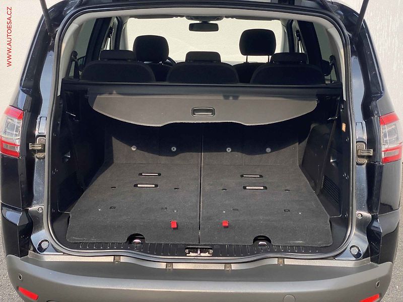 Ford S-MAX (2010) 2.2 TDCi, Titanium - fotka 7 z 20