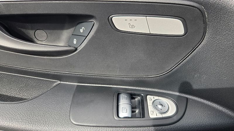 Mercedes-Benz Vito 114 CDI/XL Tourer - fotka 16 z 23