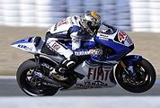 Jorge Lorenzo na Yamaze při testovací jízdě v roce 2008 na okruhu v Jerezu.