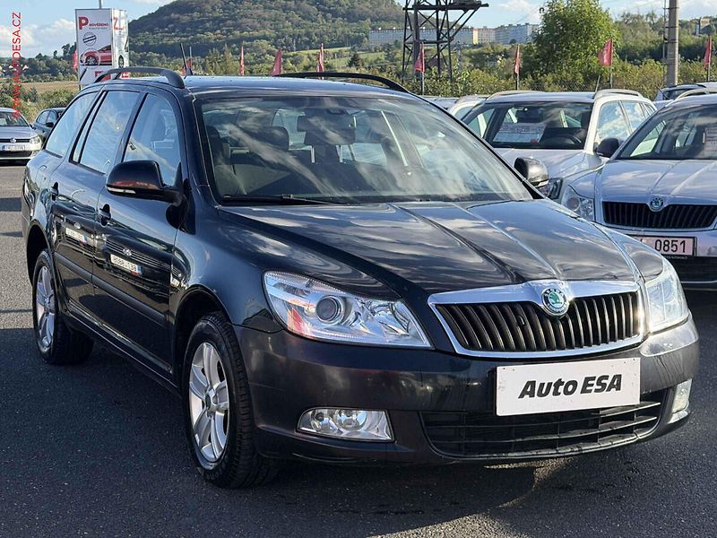 Škoda Octavia (2012) 1.6 TDi, AC, výhřev sed - fotografie inzerátu