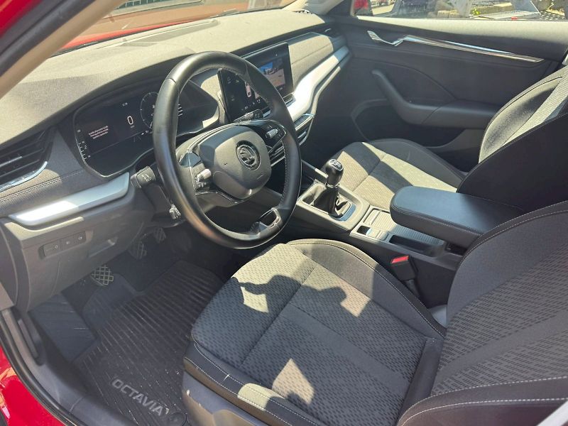 Škoda Octavia (2021) STY TS 110/1.5 M6F - fotka 19 z 20