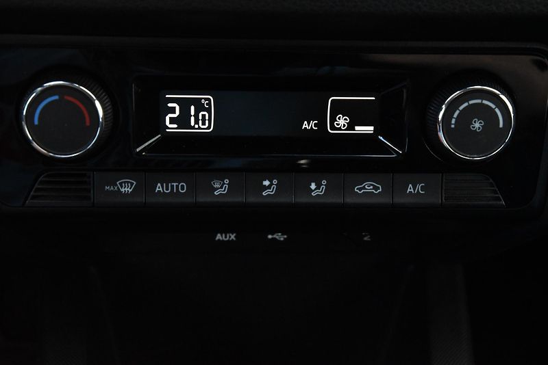 Škoda Fabia 1.0 TSi 6st 81 kW STYLE,DKLIMA - fotka 37 z 55