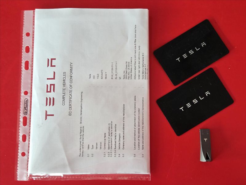 Tesla Model Y LR 4x4 Tažné z. SoH 91% 1.maj - fotka 8 z 22