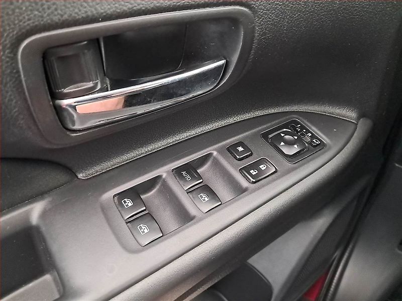 Mitsubishi Outlander (2016) 2.2 DI-D, 4X4, Automat - fotka 19 z 21