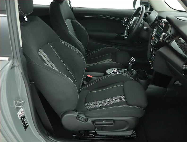 Mini Ostatní (2020) Cooper SE 32 kWh, SoH 95% - fotka 9 z 17