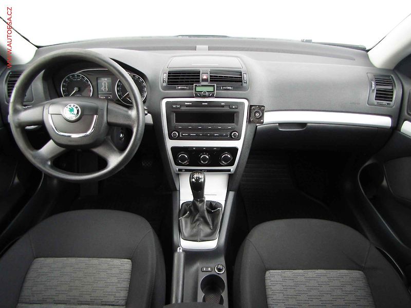 Škoda Octavia (2009) 1.9 TDi, autoAC, temp - fotka 8 z 17
