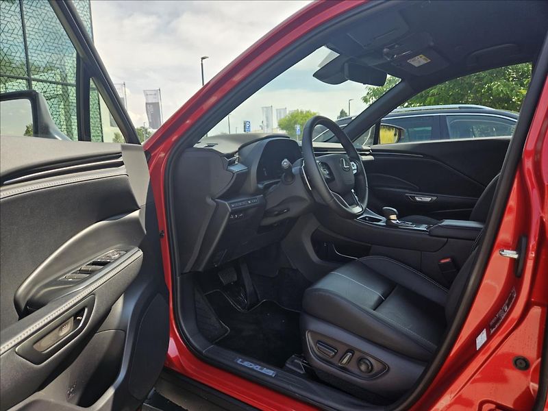 Lexus LBX 1,5 Relax Tech - fotka 10 z 16