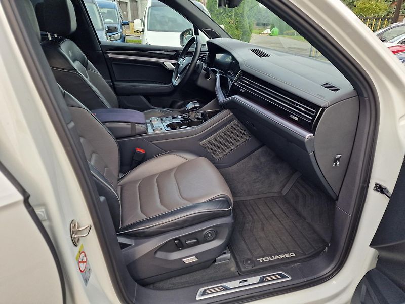 Volkswagen Touareg 3,0TDI 210KW R-LINE - fotka 11 z 20