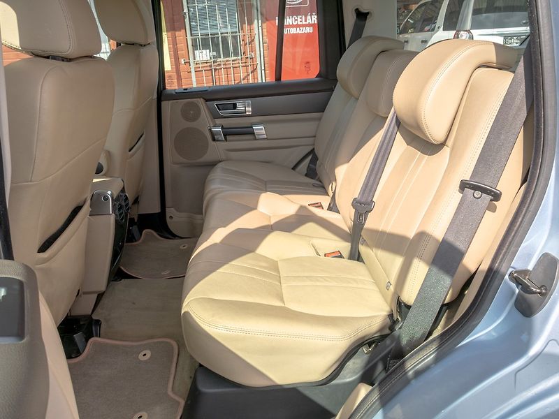 Land Rover Discovery (2012) 12/12 ČR 3.0D 188KW–1 MAJITEL - fotka 46 z 55