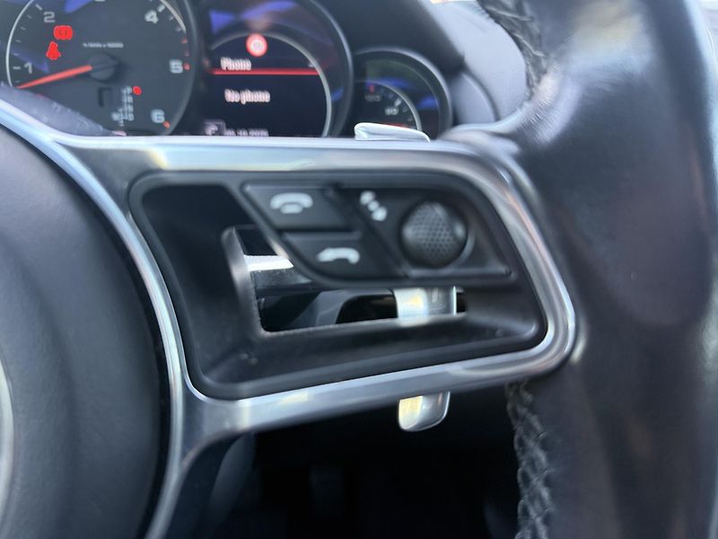 Porsche Cayenne 3.0 D Platinum Edition - fotka 19 z 42