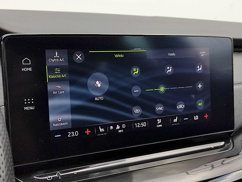 Škoda Octavia (2023) combi SportLine 2,0 tdi 110 Kw - fotka 13 z 38