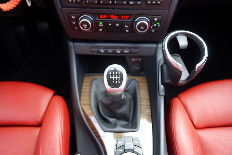BMW X1 2.0d xDrive/manuál/Designation - fotka 32 z 36