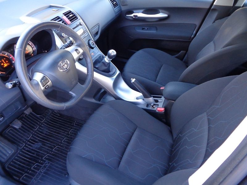 Toyota Auris 1.6 Valvematic Terra Cool - fotka 10 z 21