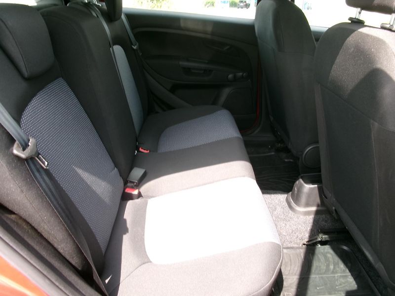 Fiat Punto (2010) 1,2i ČR 2xAIBAG ABS - fotka 17 z 24