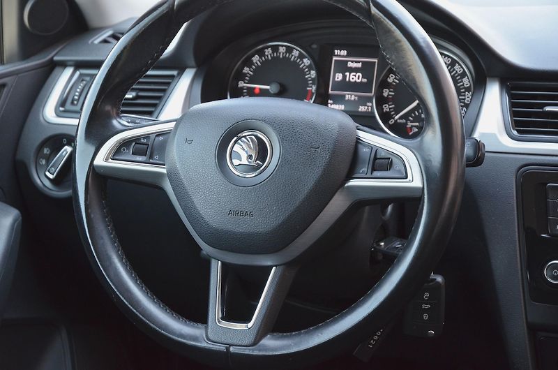 Škoda Rapid (2015) 1.4 TDi 66kW AMB / AUT. KLIMA - fotka 17 z 29