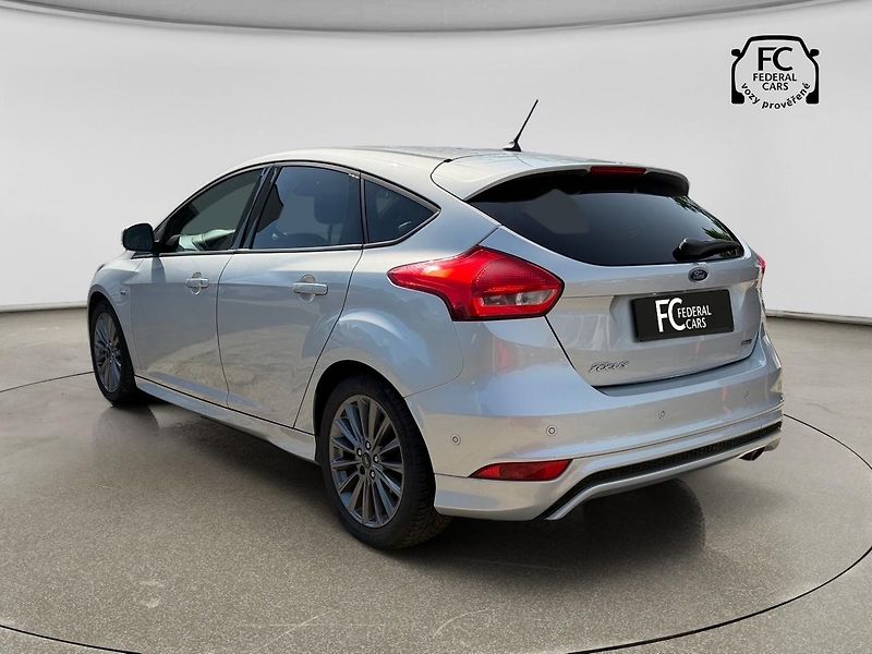 Ford Focus ST-Line 1.5 EcoBoost 110kW - fotka 3 z 26