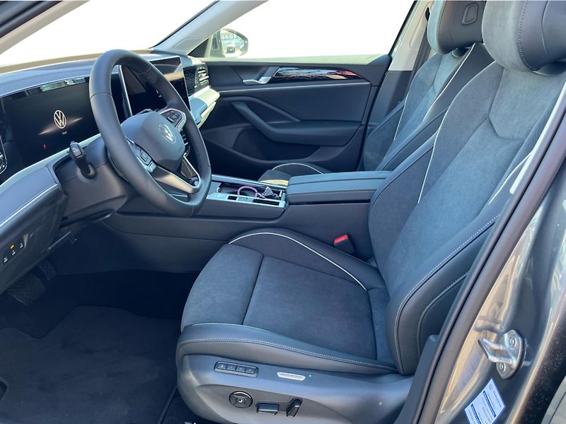 Volkswagen Passat Elegance 2,0 TDI 142 kW 4MOTIO - fotka 11 z 26