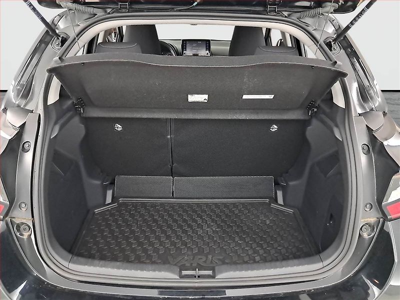 Toyota Yaris (2022) 1.5 VVT-i Hybrid - fotka 14 z 17