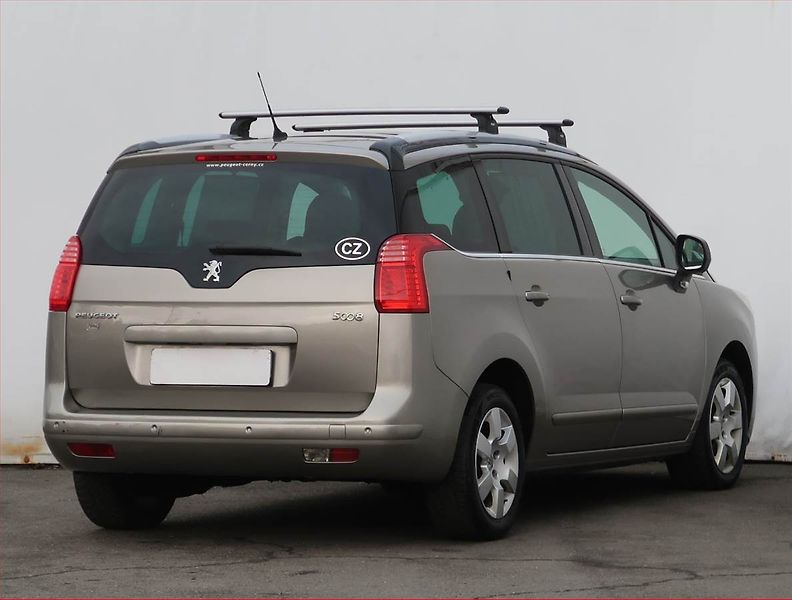 Peugeot 5008 (2013) 2.0 HDI, Automat, Serv.kniha - fotka 5 z 21