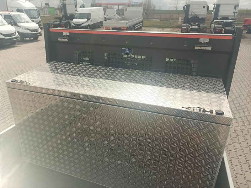 Iveco Daily 2,3   35S16A8D 7 míst - fotka 16 z 22