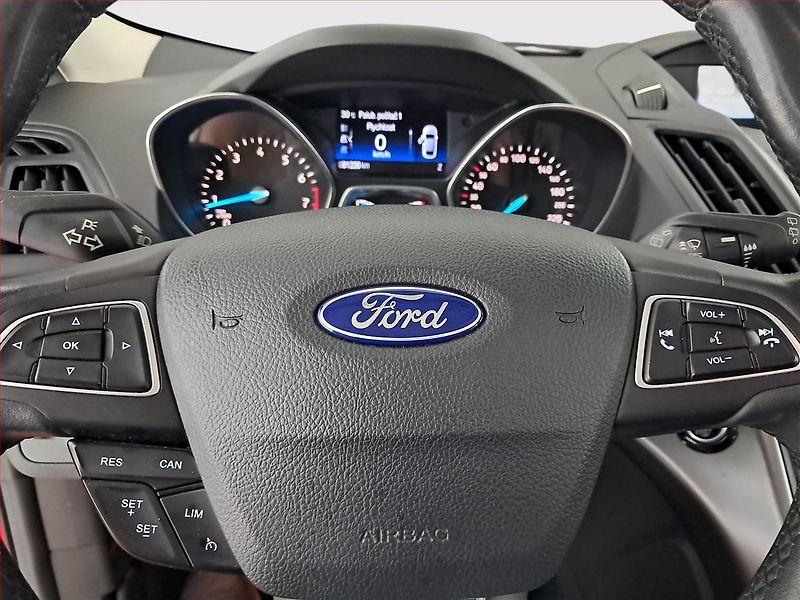 Ford Kuga (2019) 1.5 EcoBoost, Tempomat - fotka 17 z 19
