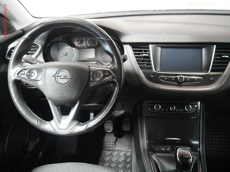 Opel Grandland X (2018) 1.6CDTi, LED - fotka 13 z 22
