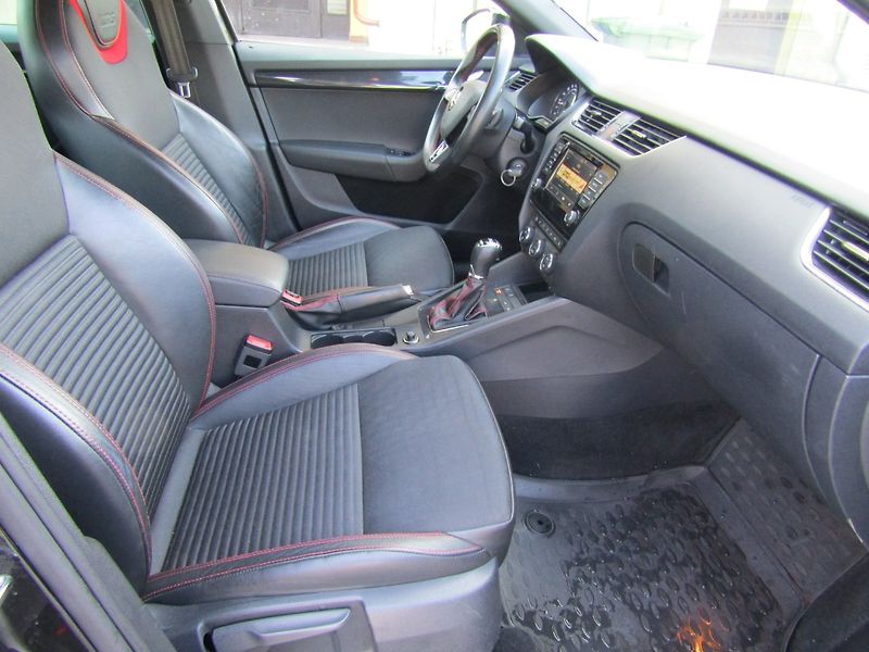 Škoda Octavia (2016) RS 2.0 TDI DSG 4X4 - fotka 29 z 44