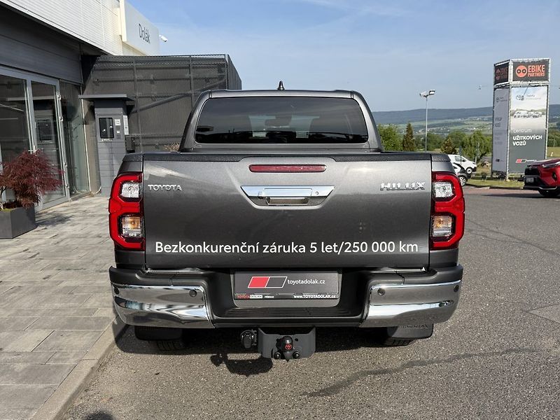 Toyota Hilux 2.8D, Executive, DPH, 8tis km - fotka 6 z 26