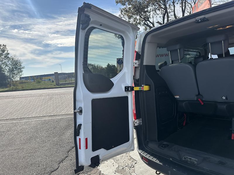 Ford Transit Custom (2018) 2.0TDCi 77kW 9 míst - fotka 18 z 25
