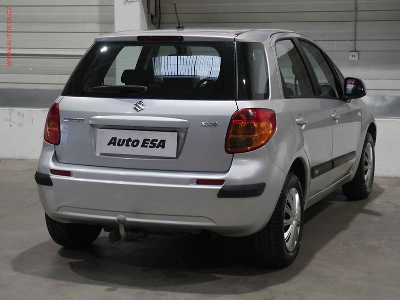 Suzuki SX4 (2007) 1.6i, ČR, AC, TZ - fotka 6 z 16