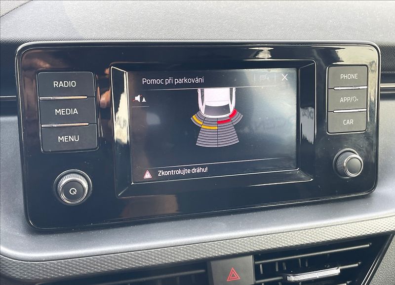 Škoda Scala 1,0 Tsi Cool 70kw 110t.km 1.ma - fotka 16 z 23
