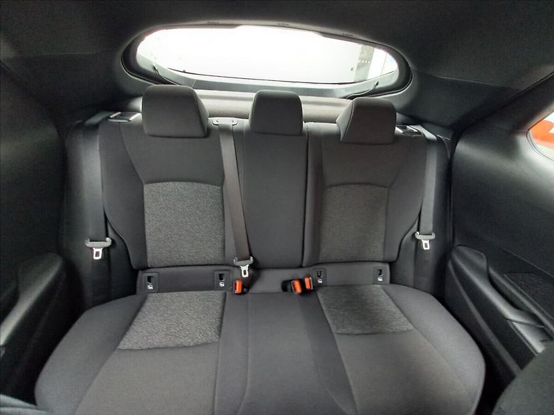 Toyota C-HR 1,8 Comfort - fotka 10 z 15
