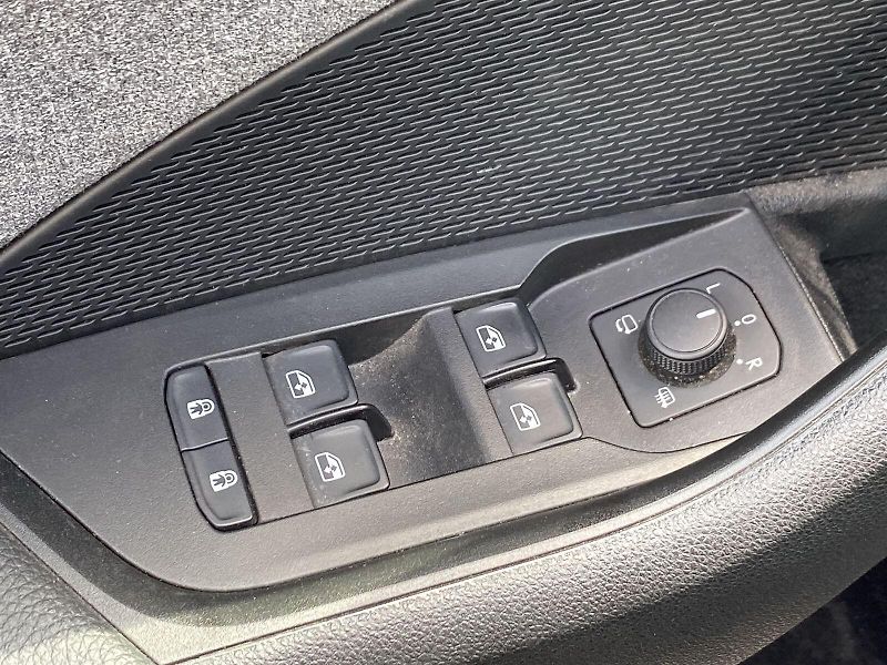 Škoda Octavia (2025) Combi 1.5 TSI Top Selection - fotka 19 z 36