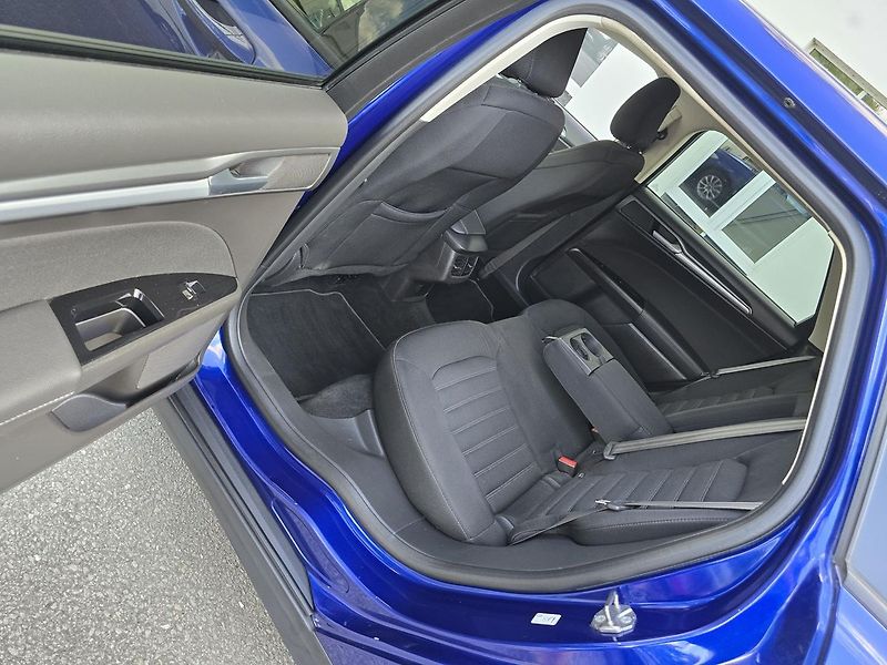 Ford Mondeo TDCi BUSINESS LED NAVI DPH - fotka 25 z 28