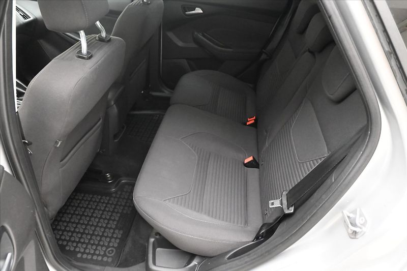 Ford Focus 1,5 TDCi 88 kW - fotka 14 z 28