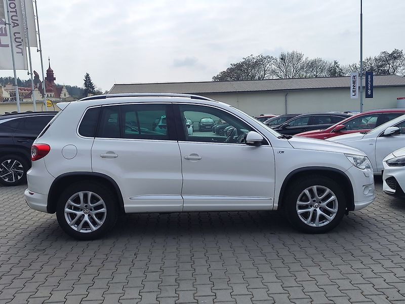 Volkswagen Tiguan 2.0 TDi/125kW R-Line 4motion - fotka 4 z 30