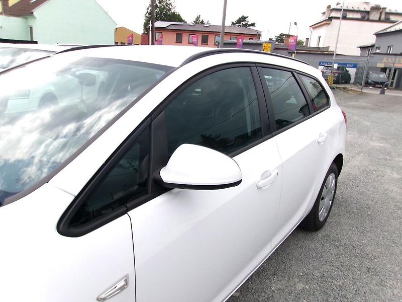 Opel Astra ST 1.6 CDTi ECOTEC 81kW *ČR - fotka 35 z 46
