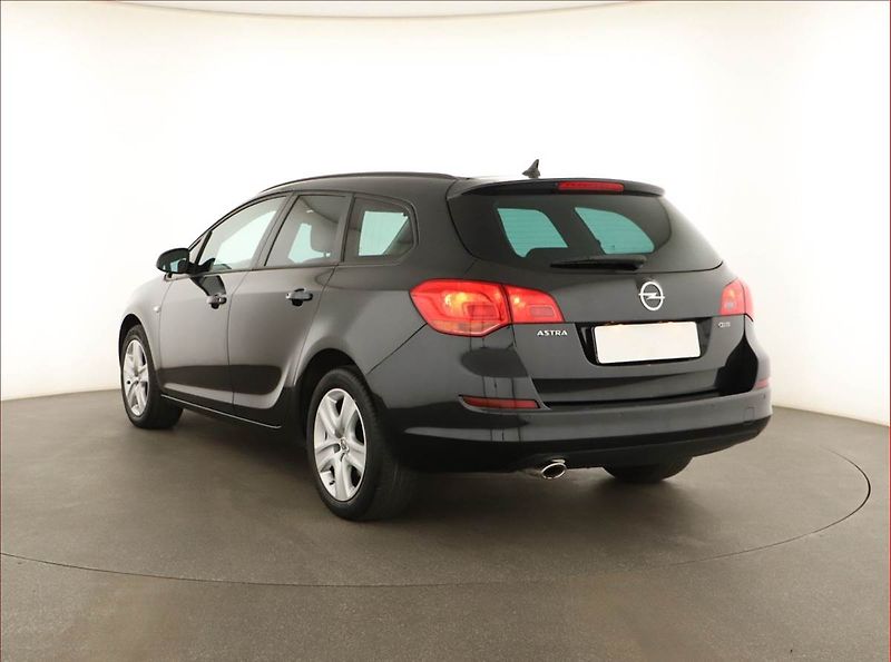 Opel Astra (2011) 2.0 CDTI, Serv.kniha, Navi - fotka 4 z 13
