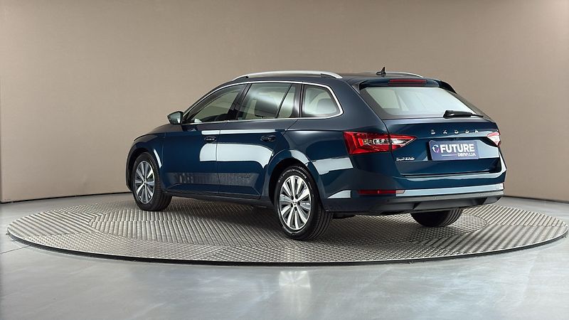 Škoda Superb 2.0 TDI DSG Style Combi - fotka 2 z 26