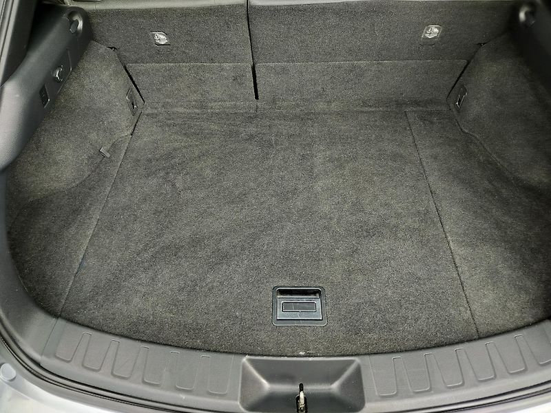 Lexus UX 250h BUSINESS edition,alcantara - fotka 23 z 24