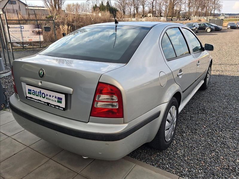 Škoda Octavia 2,0 - fotka 7 z 15