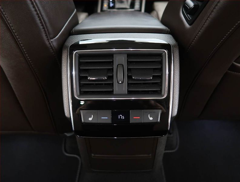Škoda Superb (2016) Laurin&Klement 2.0 TSI - fotka 23 z 31