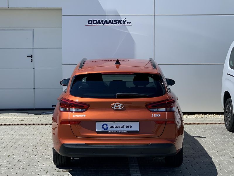 Hyundai i30 WG FAMILY 1.5 T-GDi 103kW DCT - fotka 12 z 29