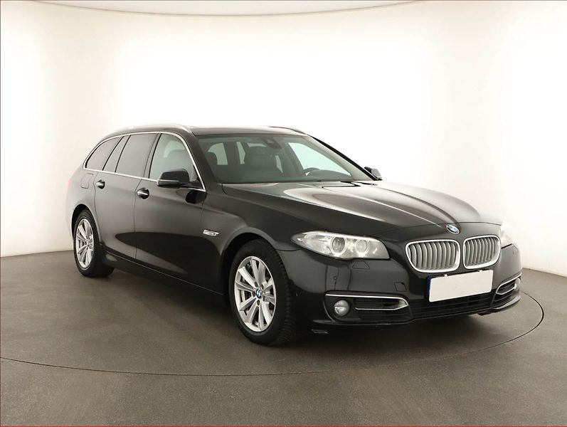 BMW Řada 5 (2013) 530d, Automat, Navi, Xenony - fotografie inzerátu