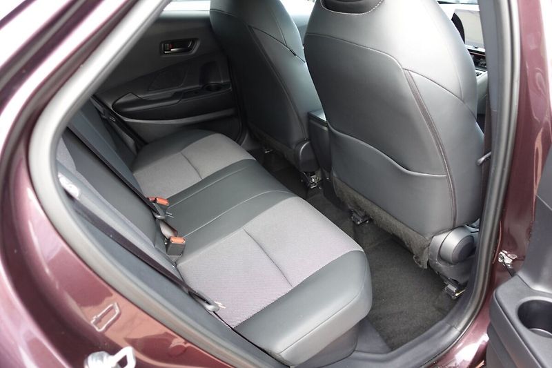 Toyota C-HR 2,0 HEV Executive - fotka 15 z 35
