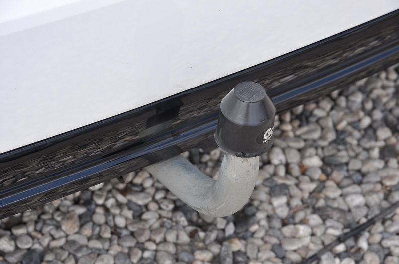 Toyota Corolla 1.8 Hybrid KOMBI - fotka 10 z 21