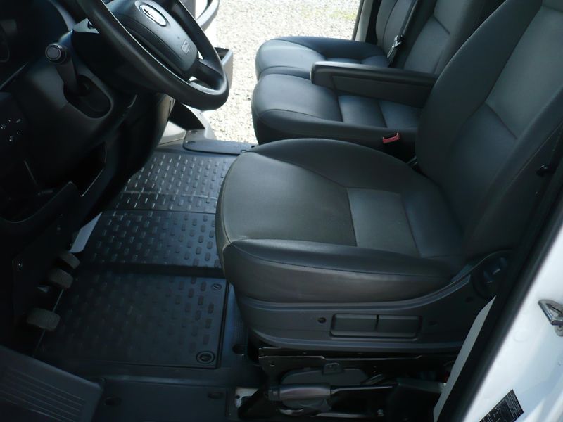 Fiat Ducato 2.3JTD 109Kw 7Míst Valnik - fotka 19 z 32