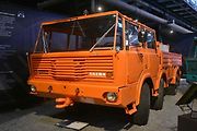 Pak také Tatra 813