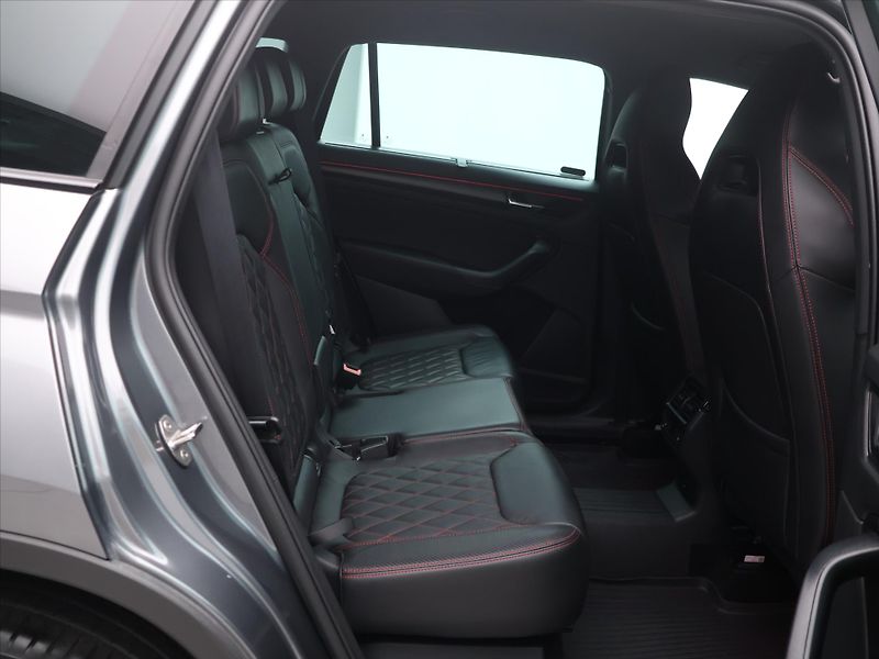 Škoda Kodiaq 2,0 TSI RS 180kW DSG 4x4 DPH - fotka 13 z 32