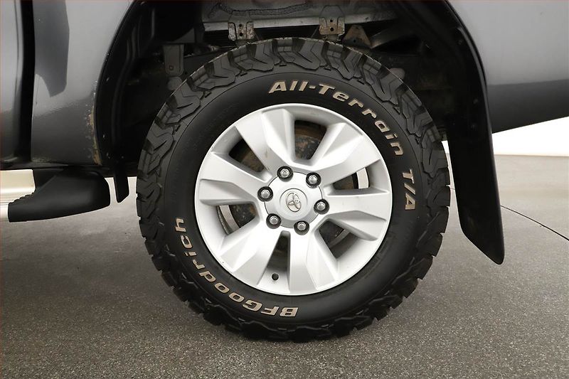 Toyota Hilux (2020) 2.4 D-4D - fotka 12 z 18